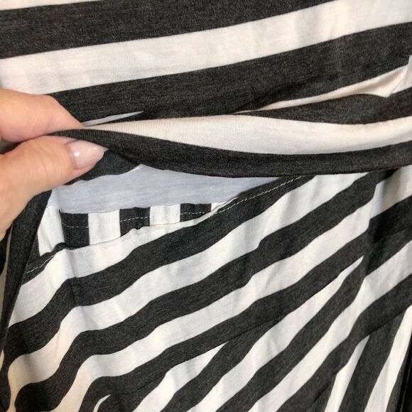 MYSTREE - NWT - L Sz M Raw Edge Striped Sleeveless Top/Dark Grey & White. CUTE! - Picture 9 of 16